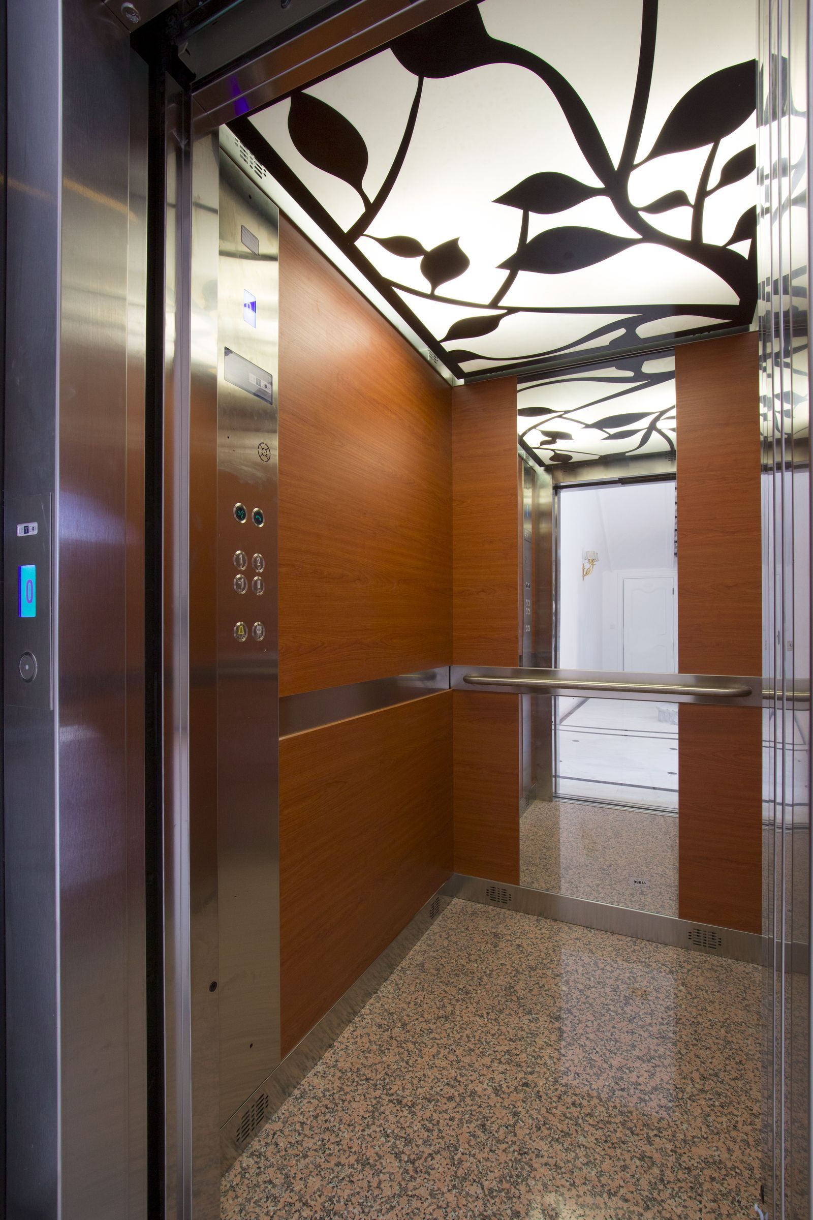 Mécanisme ascenseur MRL Gearless : Moteur compact sans local machine pour gain de place.